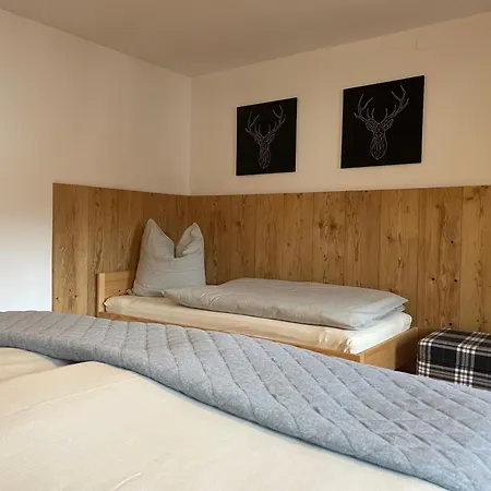 Am Peterhof Apartman