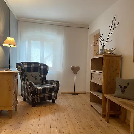 Am Peterhof Apartman *